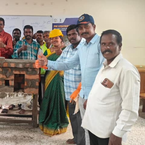 Masons receiving PM Vishwakarma Yojana certificates